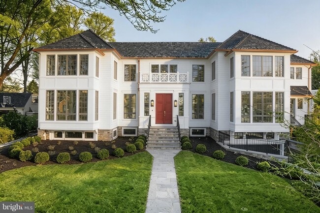 property at 5042 Overlook Rd NW