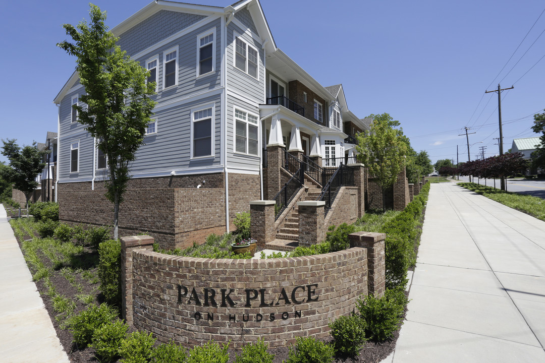 Park Place on Hudson in Greenville, SC - Foto de edificio