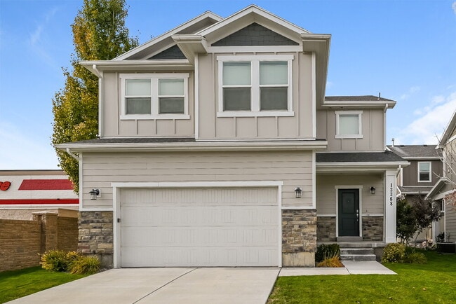 property at 13368 S Moorfield Dr