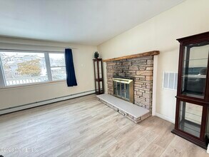 63 Shorewood Dr in Berkeley Township, NJ - Building Photo - Building Photo