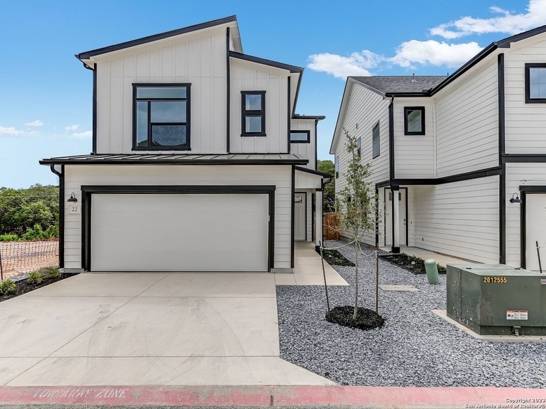 16011 Babcock Rd in San Antonio, TX - Building Photo