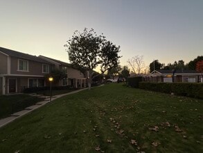 3832 Chelsea Dr in La Verne, CA - Foto de edificio - Building Photo
