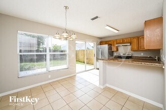 1909 Falling Star Ln in Lutz, FL - Building Photo - Building Photo