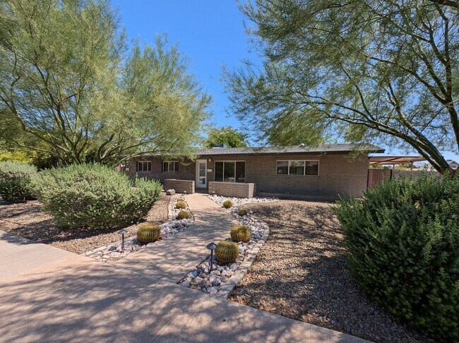 105 E Hermosa Dr in Tempe, AZ - Building Photo - Building Photo