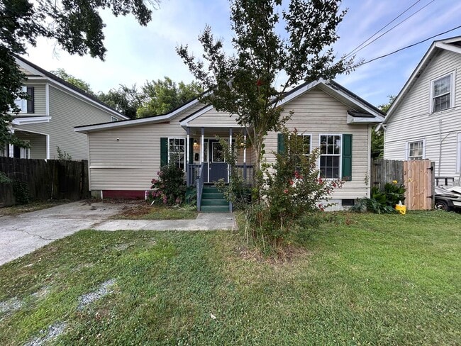 property at 2725 Victoria Ave