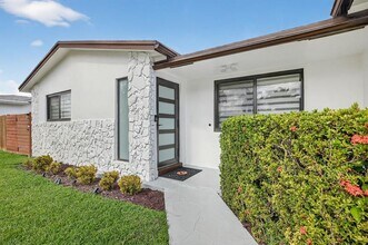 407 SE 5th St in Dania Beach, FL - Building Photo - Building Photo
