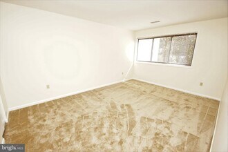 140 Royal Oak Dr, Unit H in Bel Air, MD - Foto de edificio - Building Photo