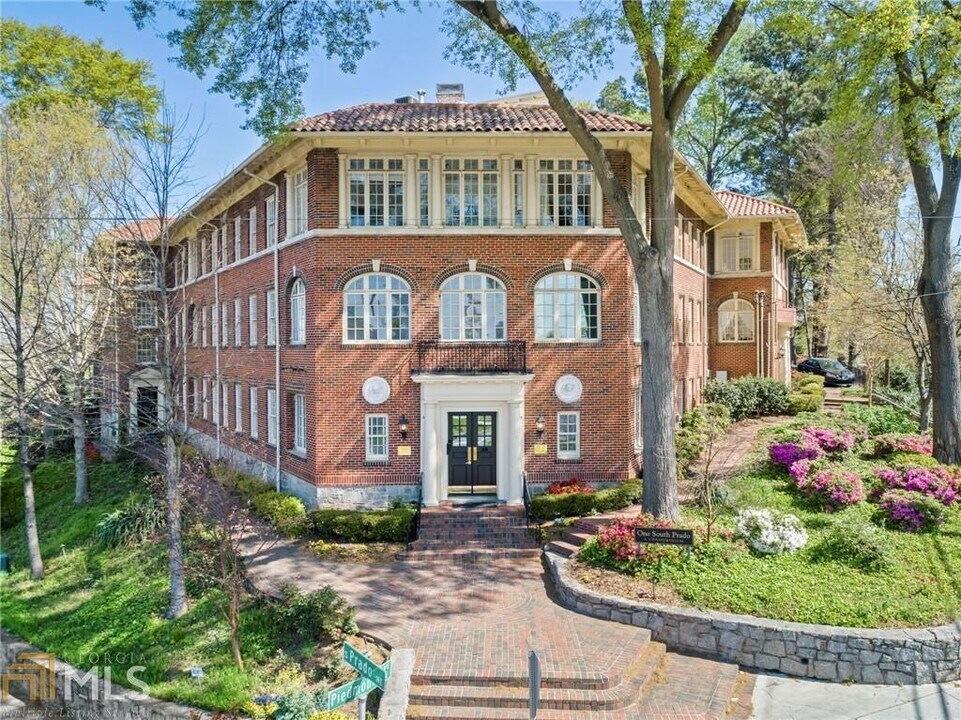 1 S Prado NE-Unit -5 in Atlanta, GA - Building Photo