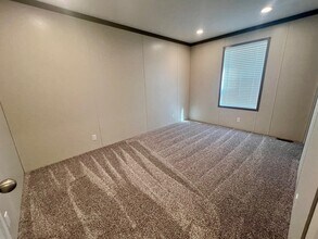 25776 Nuway Ave in Warren, MI - Building Photo - Building Photo