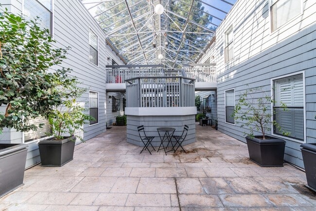 215 High St in Palo Alto, CA - Building Photo - Building Photo