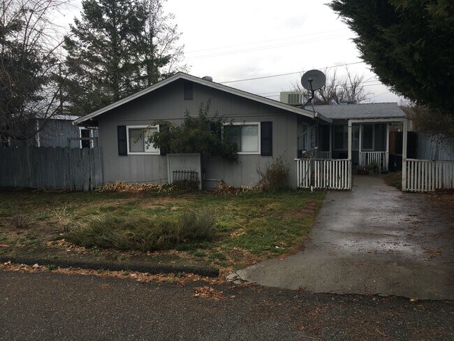 63 3rd Ave in Lewiston, CA - Building Photo - Building Photo