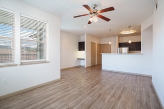 Alexander Crossing in Napa, CA - Foto de edificio - Interior Photo