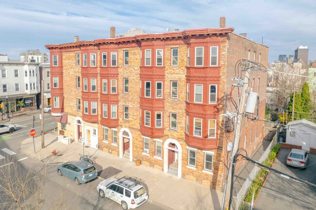 146-152 Berkshire St in Cambridge, MA - Foto de edificio - Building Photo