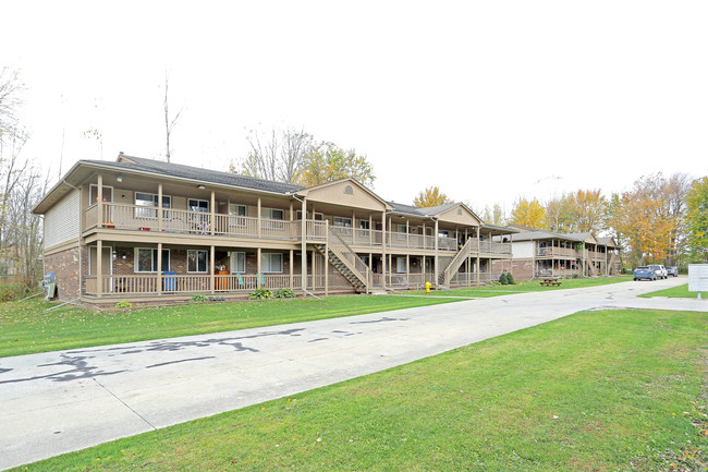 Newport Shores Apartments in East China, MI - Foto de edificio - Building Photo