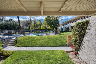 420 N Villa Ct, Unit 420 N Villa Ct Unit 100 in Palm Springs, CA - Building Photo - Building Photo