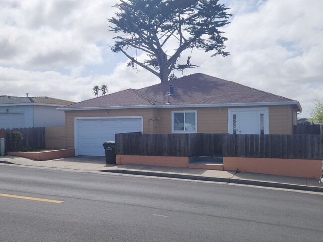 property at 1605 Flores St