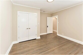 2240 N Sawyer Ave, Unit 2 in Chicago, IL - Building Photo - Building Photo