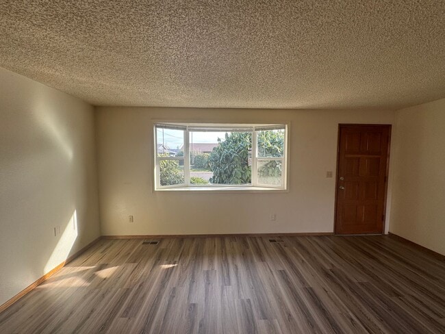 2122-2124 SE Jefferson St in Albany, OR - Building Photo - Building Photo