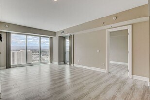 2700 Las Vegas Blvd in Las Vegas, NV - Building Photo