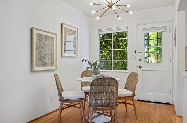 126 W Calle Crespis in Santa Barbara, CA - Building Photo - Building Photo