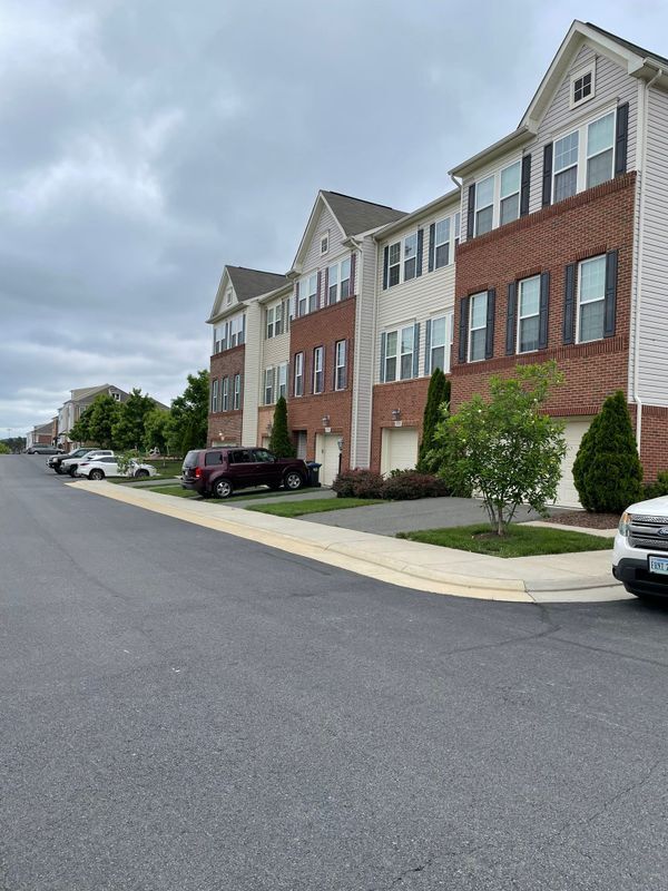 22562 Highcroft Terrace in Ashburn, VA - Building Photo - Building Photo