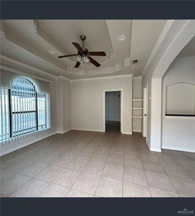 702 S Logan Dr in Edinburg, TX - Foto de edificio - Building Photo
