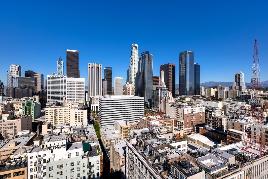 Thurman Lofts in Los Angeles, CA - Building Photo