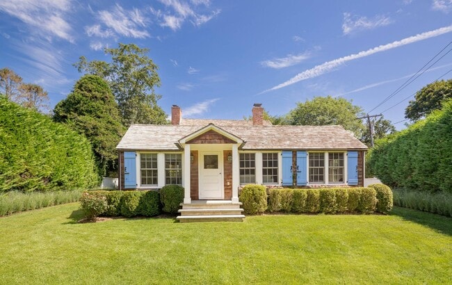 property at 156 Georgica Rd