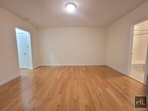 West 10th Street in New York, NY - Building Photo - Building Photo