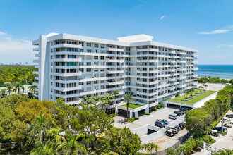 Commodore Club South in Key Biscayne, FL - Building Photo - Primary Photo