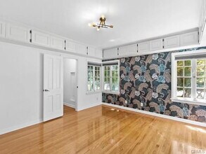 12030 Viewcrest Rd in Los Angeles, CA - Building Photo - Building Photo