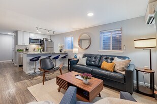 1256 N Washington St in Denver, CO - Building Photo