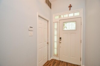 4931 Maple Brook Ln in Houston, TX - Building Photo - Building Photo