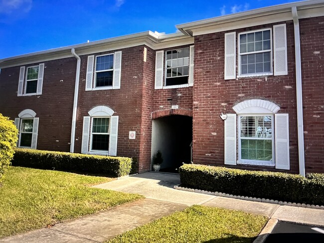 3847 35th Way S, Unit 108 in St. Petersburg, FL - Foto de edificio - Building Photo