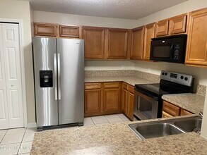6985 Ortega Woods Dr in Jacksonville, FL - Building Photo - Building Photo