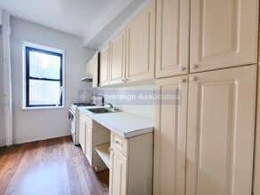 525-527 Riverdale Avenue in Yonkers, NY - Building Photo - Building Photo