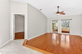 810 Parkside Pl in Satellite Beach, FL - Foto de edificio - Building Photo