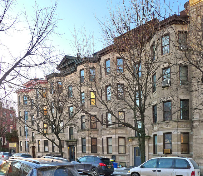 556 Dean St in Brooklyn, NY - Foto de edificio - Building Photo