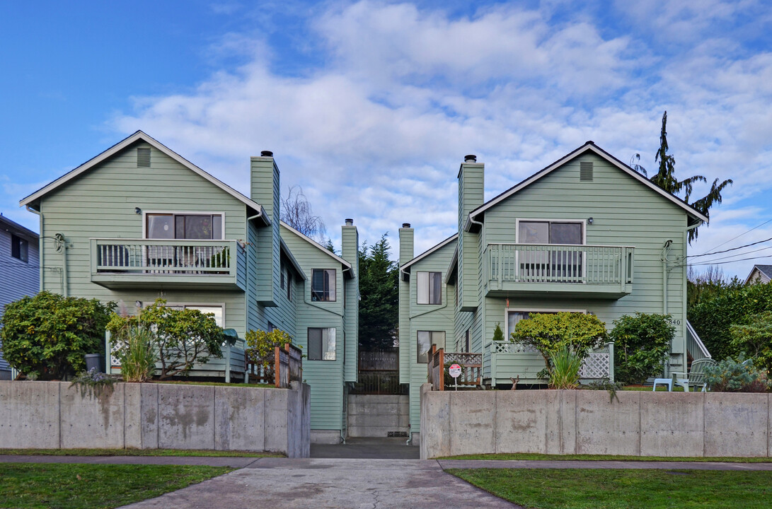 840 NW 62nd St in Seattle, WA - Building Photo