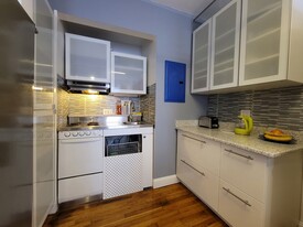 387 Marlborough St, Unit 2 Apartamentos