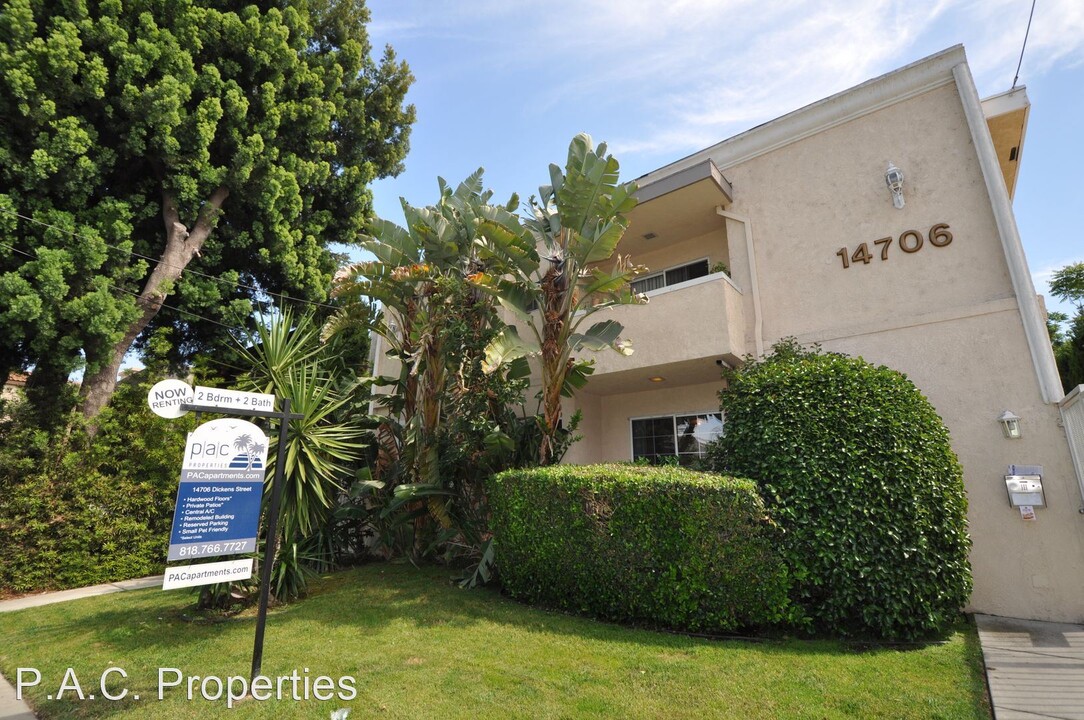 14706 Dickens St in Los Angeles, CA - Building Photo