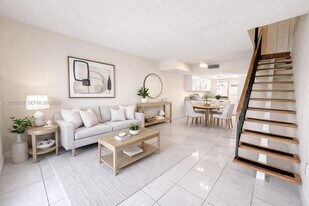 5575 W 26th Ct in Hialeah, FL - Building Photo