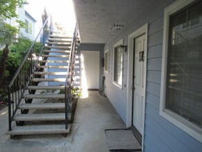 355 Virginia St, Unit 1 in El Segundo, CA - Building Photo - Building Photo