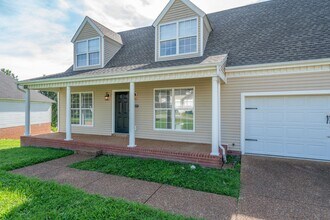 2655 Hansford Dr in Thompson's Station, TN - Building Photo - Building Photo