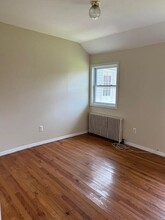 12 Burnett Ave in Bay Shore, NY - Building Photo - Building Photo