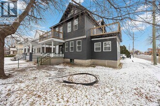 211 George St in Sarnia, ON - Foto de edificio - Building Photo