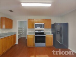 2057 Wildwood Dr, Unit 1104 in Forney, TX - Foto de edificio - Building Photo