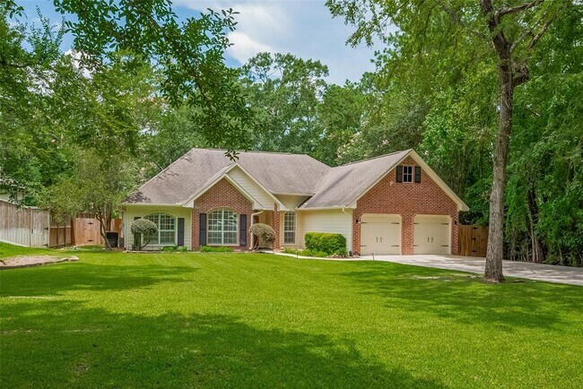 2405 Chantilly Ln in Conroe, TX - Building Photo - Building Photo