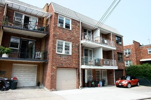 3712-3714 147th St in Flushing, NY - Building Photo