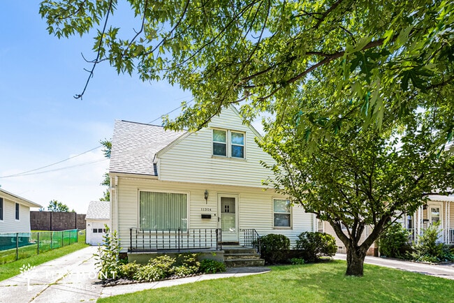 11304 Brunswick Ave